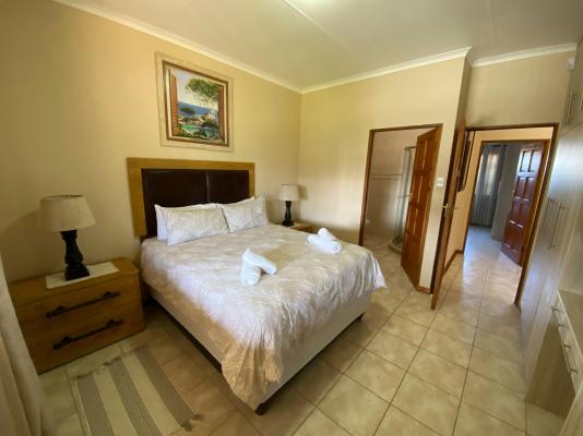 Room image 2