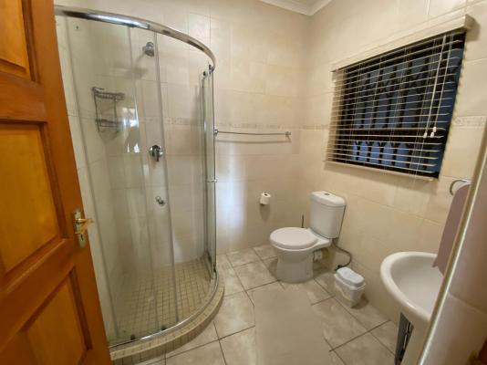 Room image 4