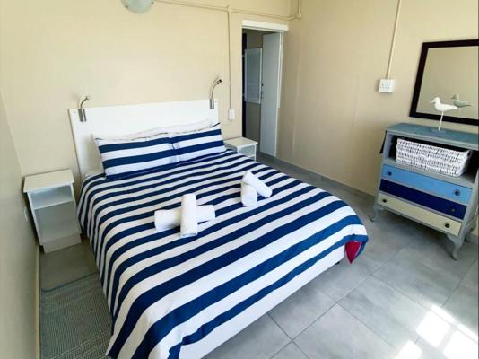 Room image 3