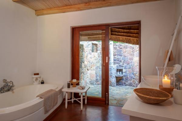 Room image 4