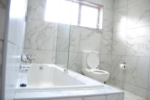 Room image 2