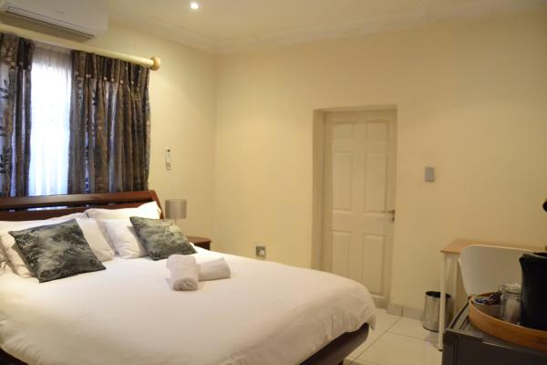 Room image 10