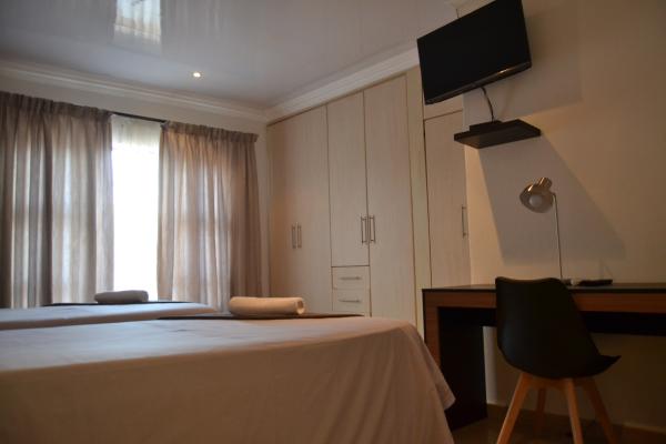 Room image 11