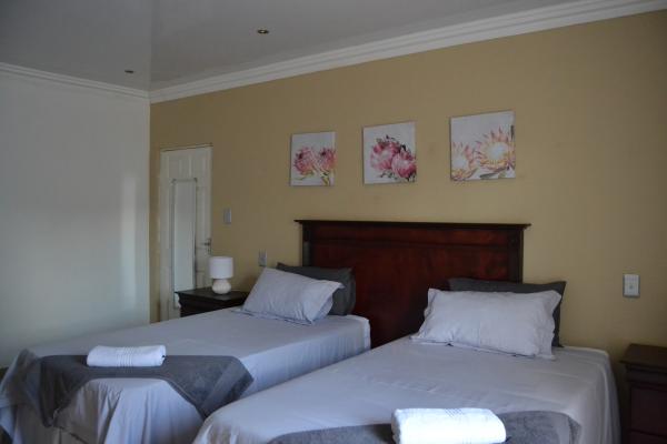 Room image 15