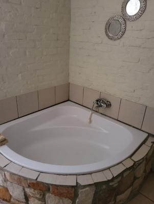Room image 1