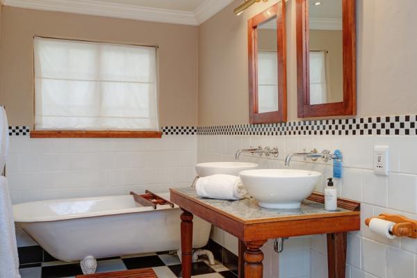 Room image 3