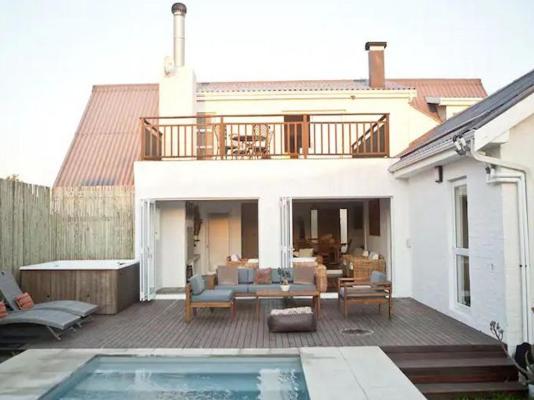 Room image 1