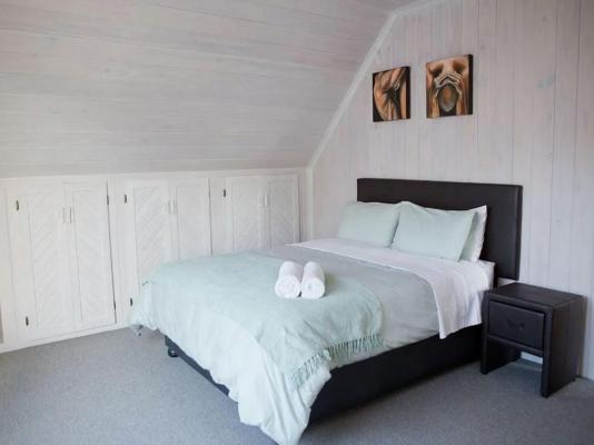 Room image 7