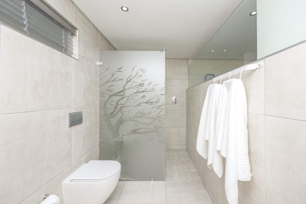 Room image 3