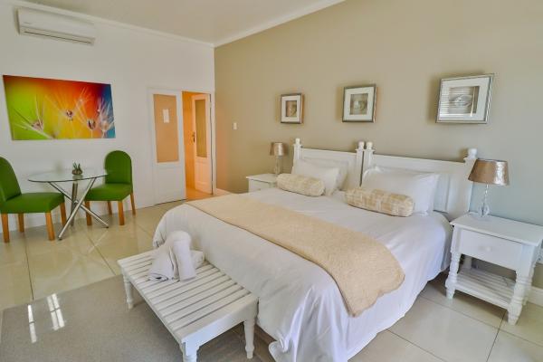 Room image 3