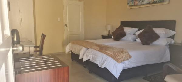 Room image 11