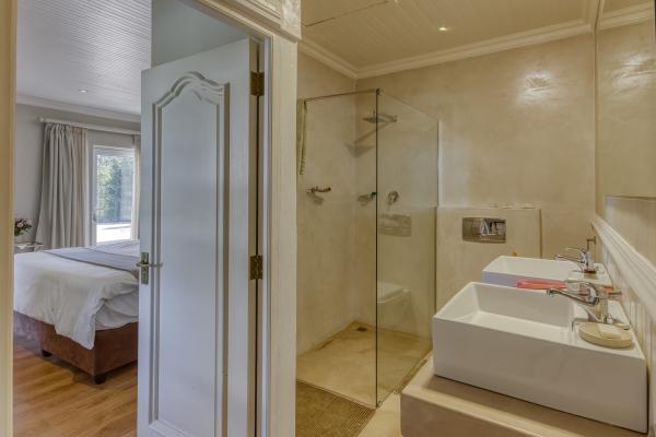 Explorer Guesthouse - 172160