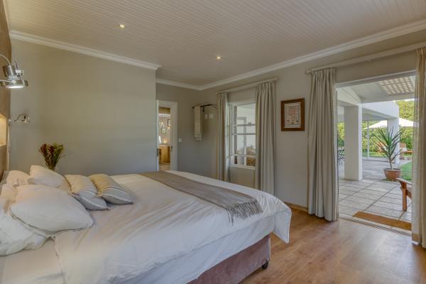 Explorer Guesthouse - 172164