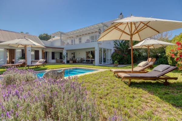Explorer Guesthouse - 172189