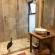 Luxury Queen Room En-suite Bathroom(R6)