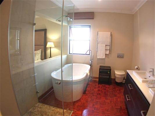 Room image 3