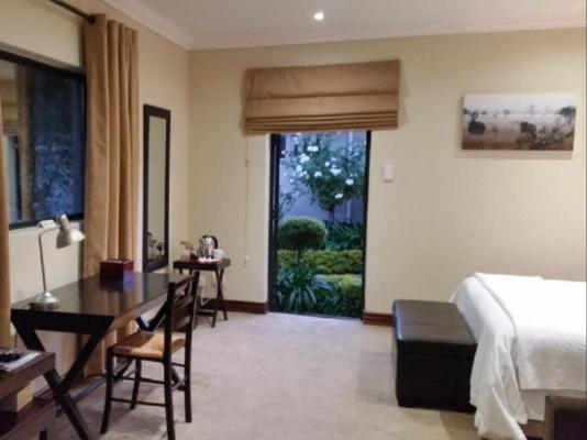 Room image 4