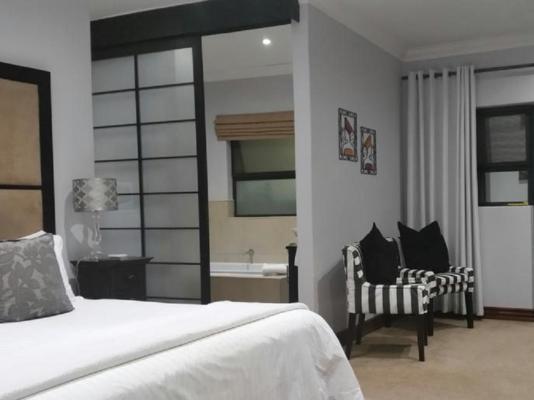 Room image 5