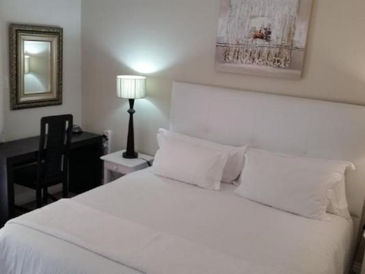 Room image 4