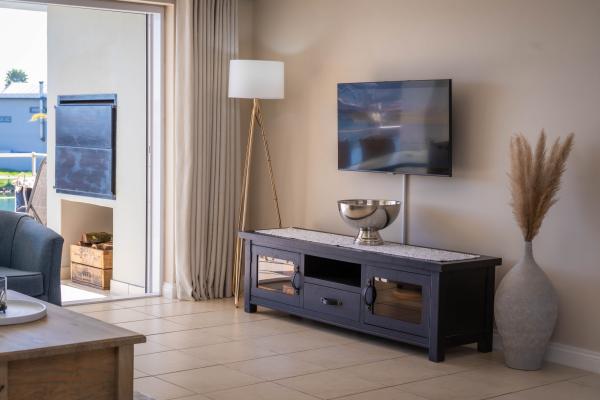 Water Views Apartment - 172815