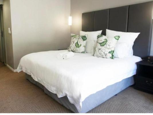 Room image 1