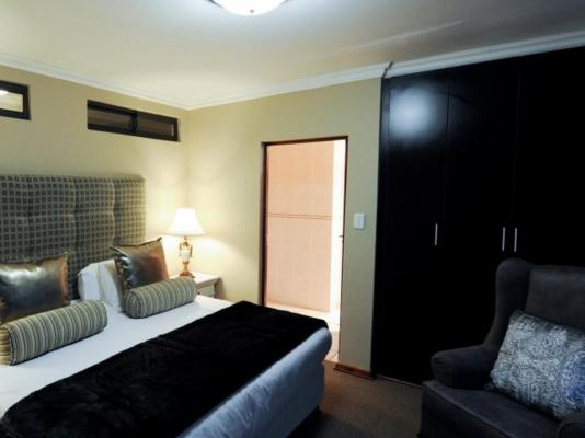 Room image 1