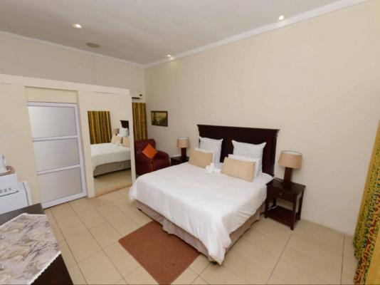 Room image 1