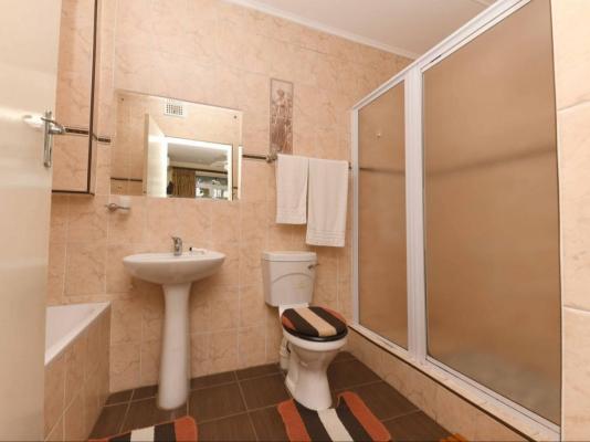 Room image 3