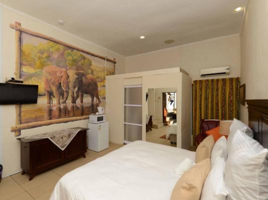 Room image 4