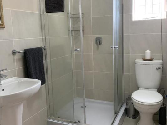Room image 3