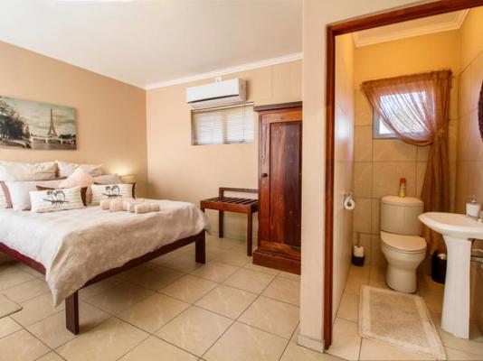 Room image 4