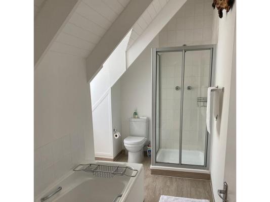 Room image 4