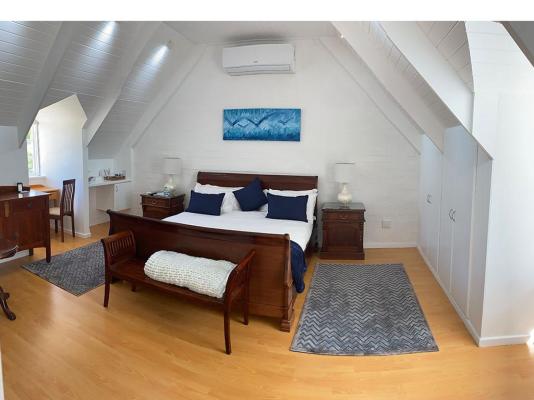 Room image 3