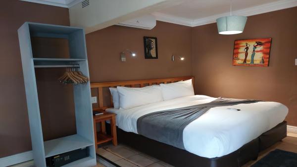 Room image 3