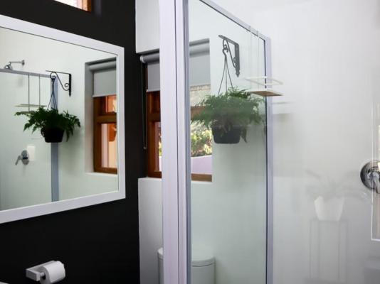 Room image 3