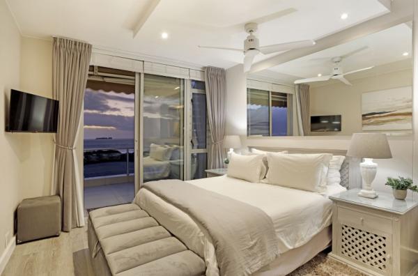 Dolphin Beach H106 - 176461