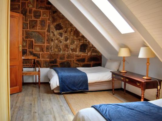 Room image 4