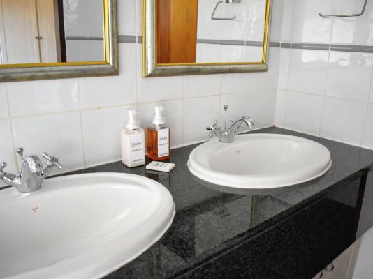 Room image 6