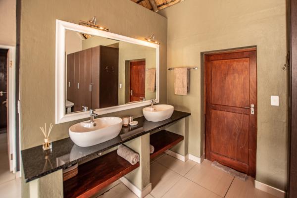 Leopard's Lair Bush Lodge - 178672