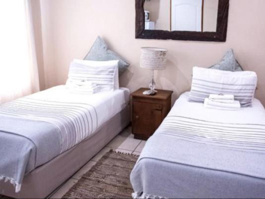 Room image 2