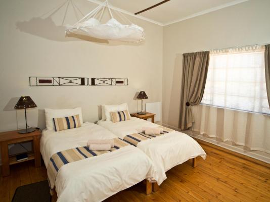 Room image 1