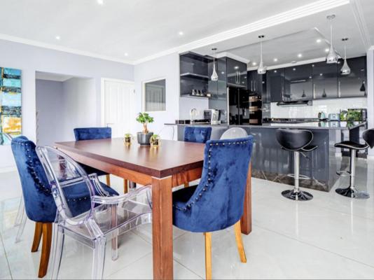 Gemmell Place - 179565