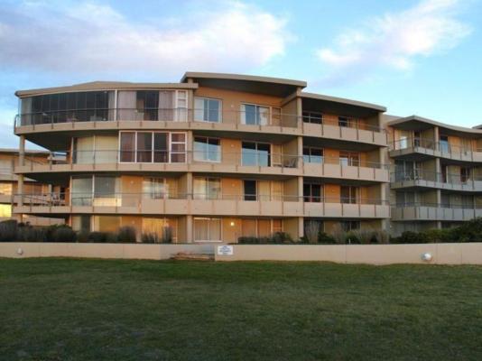 Lagoon Beach 231 - 179995
