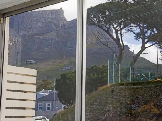 Manella On Kloof - 180207