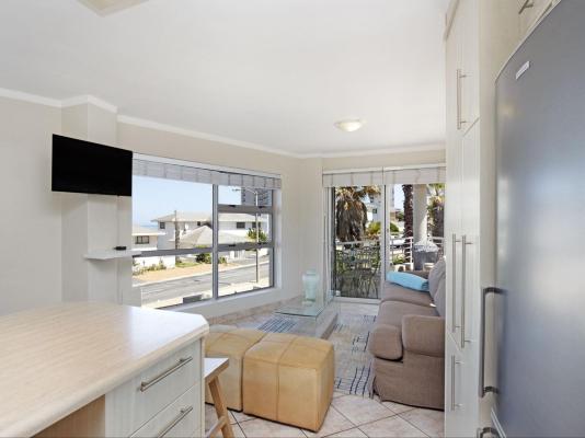 The Bay A101 - 181243