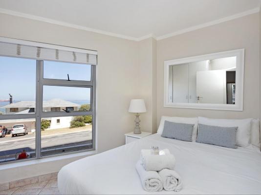 The Bay A101 - 181249