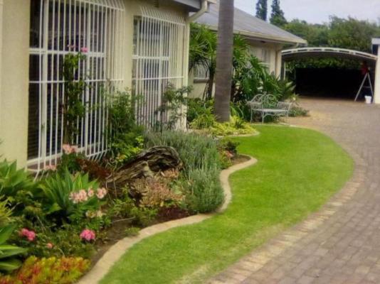 Lushof Guesthouse - 181824
