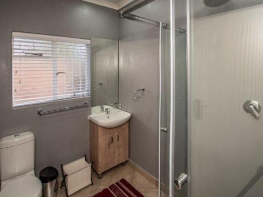 Room image 2