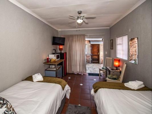 Dew Drop Inn - 182064