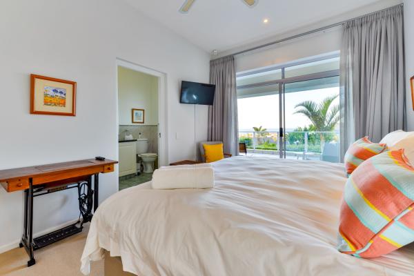 Room image 1